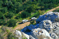 Safari holidays in Croatia by Ilirio: Land Rover Defender with Dalmatian patern on canyon road